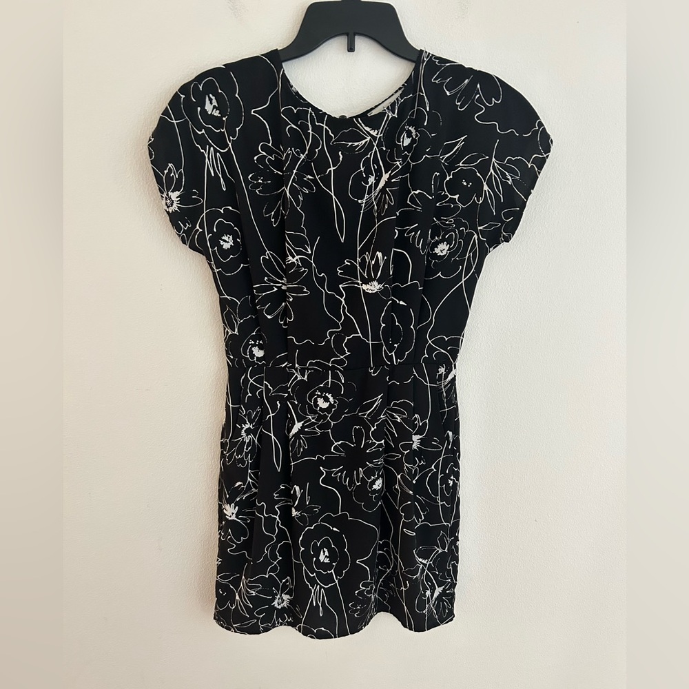Azoe Black  White Floral Print Cap Sleeve Pleated Dress Size Medium